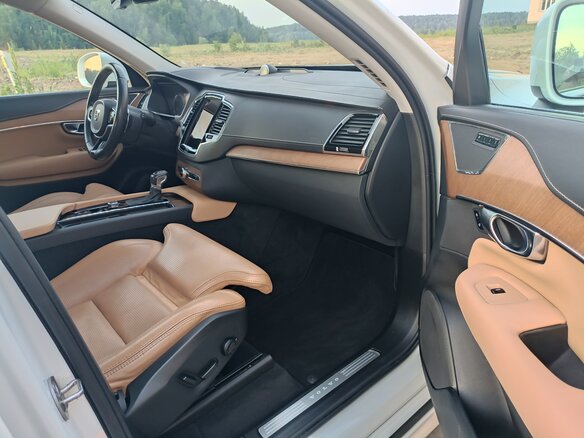 2022 Volvo XC90 II Рестайлинг 1, белый, 4850000 рублей - вид 14