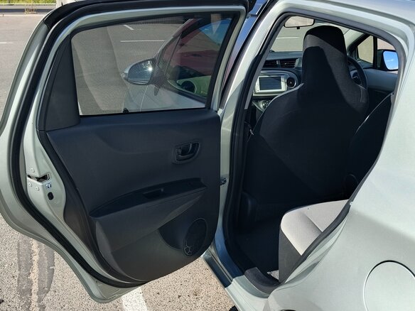 2013 Toyota Vitz III (XP130), серый, 860000 рублей - вид 11