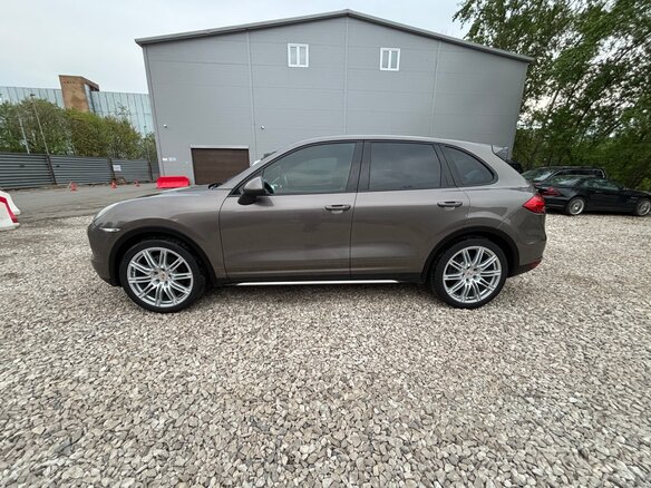 2012 Porsche Cayenne Diesel II (958), коричневый - вид 5