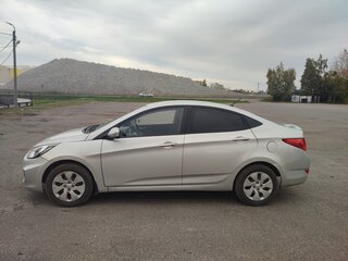 2013 Hyundai Solaris I, серебристый, 400000 рублей, вид 5