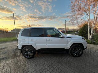2024 Lada (ВАЗ) Niva Travel I, белый, 1750000 рублей, вид 2