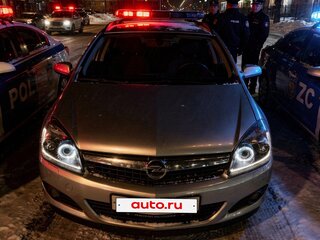 2008 Opel Astra H Рестайлинг, серебристый, 600000 рублей, вид 4