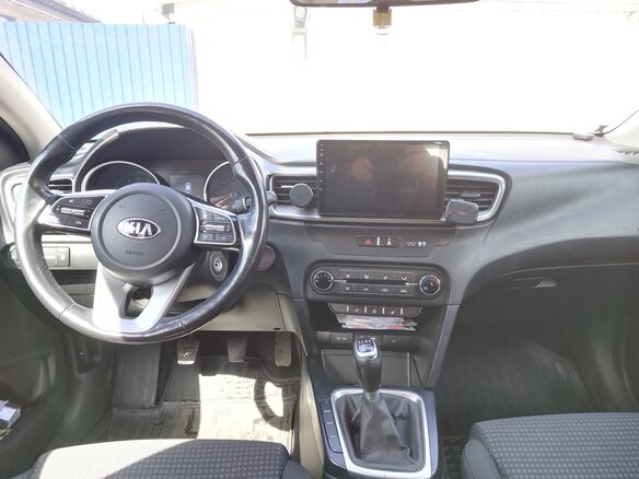 2018 Kia Ceed III, серебристый, 1200000 рублей - вид 9