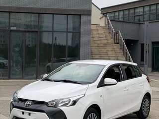 2022 Toyota Yaris L XP150 Рестайлинг, белый, 1297000 рублей, вид 1