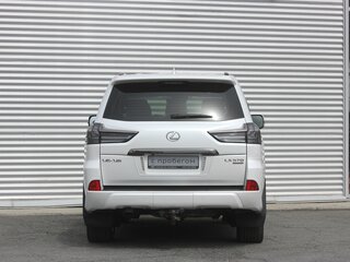 2019 Lexus LX 570 III Рестайлинг 2, белый, 9790000 рублей, вид 5