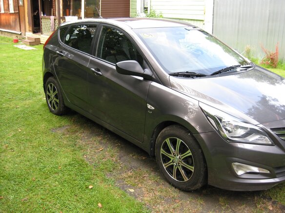 2014 Hyundai Solaris I Рестайлинг, серый, 1130000 рублей - вид 3
