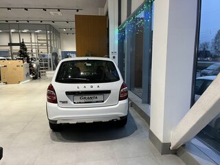 2026 Lada (ВАЗ) Granta Cross I Рестайлинг, белый, 1184040 рублей, вид 5