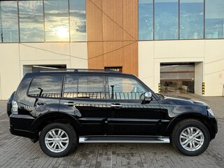2018 Mitsubishi Pajero IV Рестайлинг 2, чёрный, 4800000 рублей, вид 4