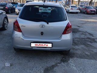 2005 Toyota Vitz II (XP90), серый, 380000 рублей, вид 3