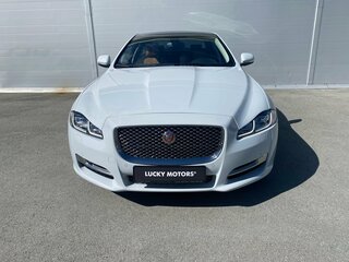 2016 Jaguar XJ IV (X351) Рестайлинг, белый, 3954000 рублей, вид 3