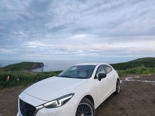 2019 Mazda Axela III Рестайлинг, белый, 1880000 рублей, вид 1