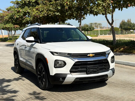 2023 Chevrolet TrailBlazer III, белый, 1890000 рублей, вид 1