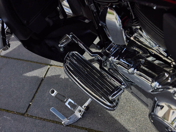 2011 Harley-Davidson CVO Road Glide, красный, 1400000 рублей - вид 3