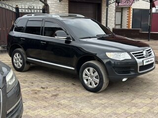 2008 Volkswagen Touareg I Рестайлинг, чёрный, 1100000 рублей, вид 3