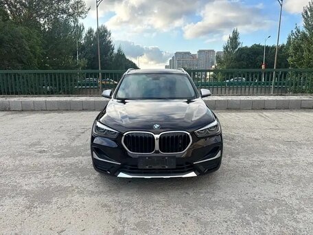 2022 BMW X1 Long 20Li sDrive II (F48) Рестайлинг, чёрный, 2537007 рублей, вид 2