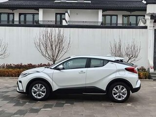 2021 Toyota Izoa I Рестайлинг, белый, 2300000 рублей, вид 4