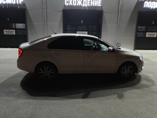 2019 Skoda Rapid I Рестайлинг, белый, 925000 рублей, вид 3