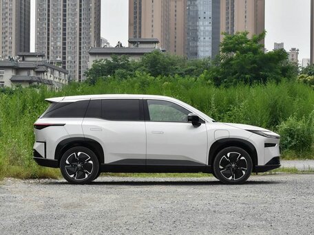 2026 Toyota bZ3X 58.3 kWh, серебристый, 2680000 рублей, вид 4