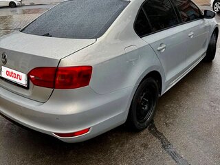 2011 Volkswagen Jetta VI, серебристый, 790000 рублей, вид 4