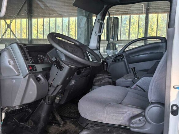 2020 Isuzu Elf (N-series), белый, 4500000 рублей - вид 3