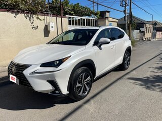 2021 Lexus NX 300h I Рестайлинг, белый, 4000000 рублей, вид 1