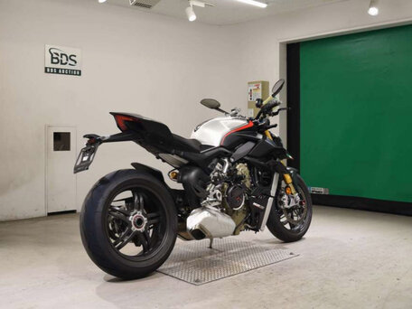2023 Ducati Streetfighter V4, чёрный, 1391000 рублей, вид 5