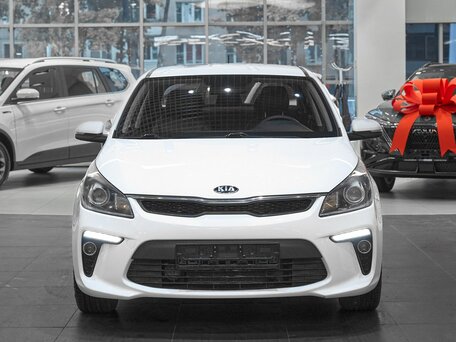 2018 Kia Rio IV, белый, 1149000 рублей, вид 2