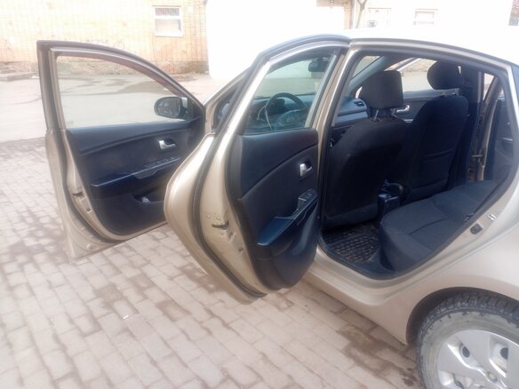 2013 Kia Rio 5-speed III, бежевый, 580000 рублей - вид 24