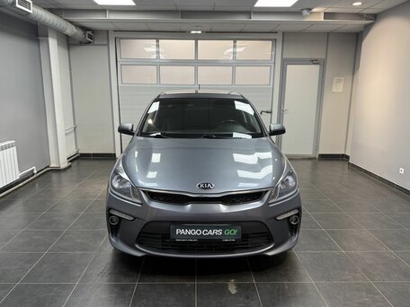 2018 Kia Rio IV, серый, 1380000 рублей, вид 2