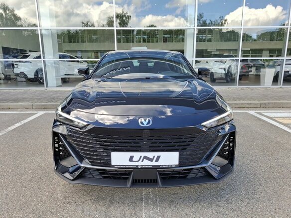 2024 Changan UNI-V I, чёрный, 2600000 рублей - вид 2