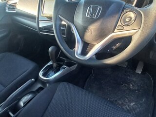 2019 Honda Fit III Рестайлинг, белый, 1100000 рублей, вид 5