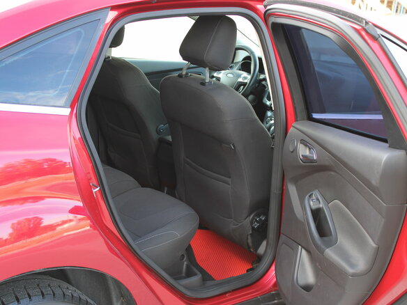 2012 Ford Focus III, красный - вид 15
