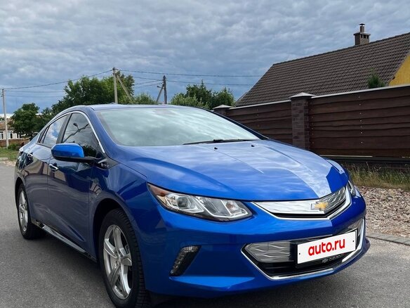 2017 Chevrolet Volt II, синий, 1220000 рублей - вид 2