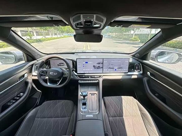 2026 Geely Monjaro (Xingyue L) I Рестайлинг 2 (China Market), серый - вид 10