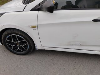 2013 Hyundai Solaris I, белый, 730000 рублей, вид 4