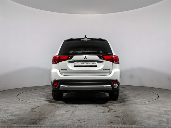 2018 Mitsubishi Outlander III Рестайлинг 2, белый - вид 5