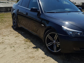 2008 BMW 5 серии 520i V (E60/E61) Рестайлинг, чёрный, 850000 рублей, вид 3
