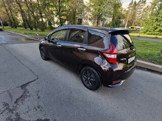 2018 Nissan Note II Рестайлинг, коричневый, 1080000 рублей, вид 5