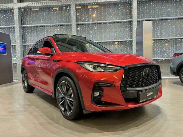 2025 Infiniti QX50 II, красный, 7090000 рублей - вид 3