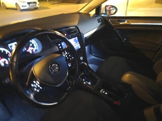 2020 Volkswagen Golf VII Рестайлинг, белый, 1800000 рублей, вид 3