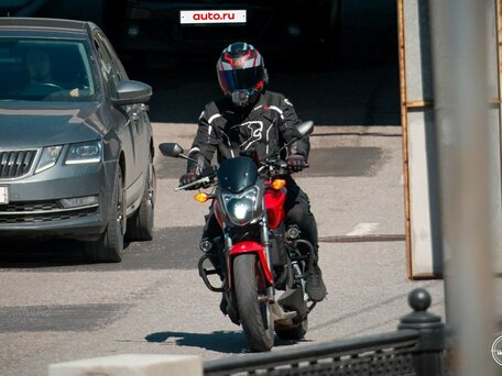 2013 Honda NC 700S, красный, 455990 рублей, вид 5