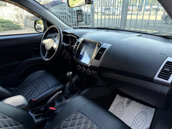 2011 Mitsubishi Outlander II Рестайлинг, чёрный - вид 10