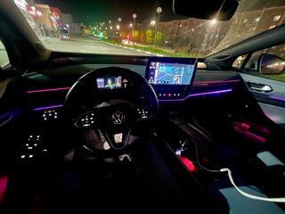 2023 Volkswagen ID.4 X, белый, 4200000 рублей, вид 5