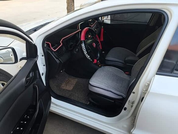 2018 Baojun 310 I, белый - вид 10