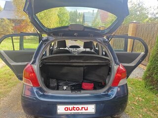 2009 Toyota Yaris II Рестайлинг, синий, 355000 рублей, вид 4