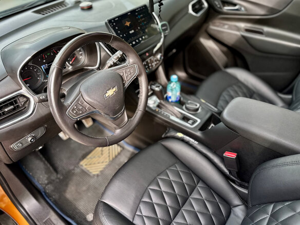 2018 Chevrolet Equinox III, оранжевый, 1780000 рублей - вид 10