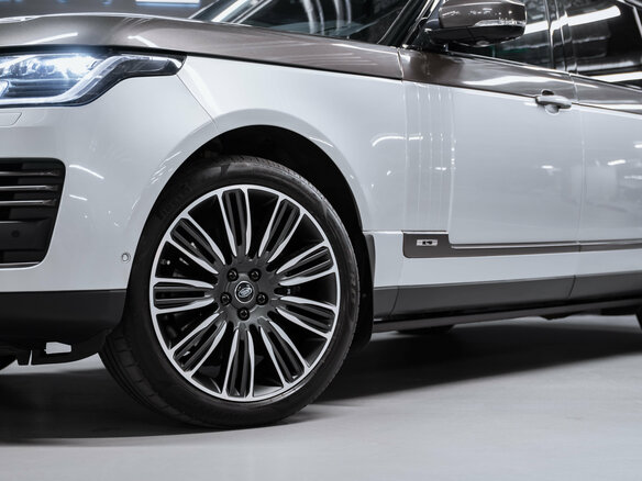 2019 Land Rover Range Rover Long IV Рестайлинг, серебристый, 6190000 рублей - вид 8