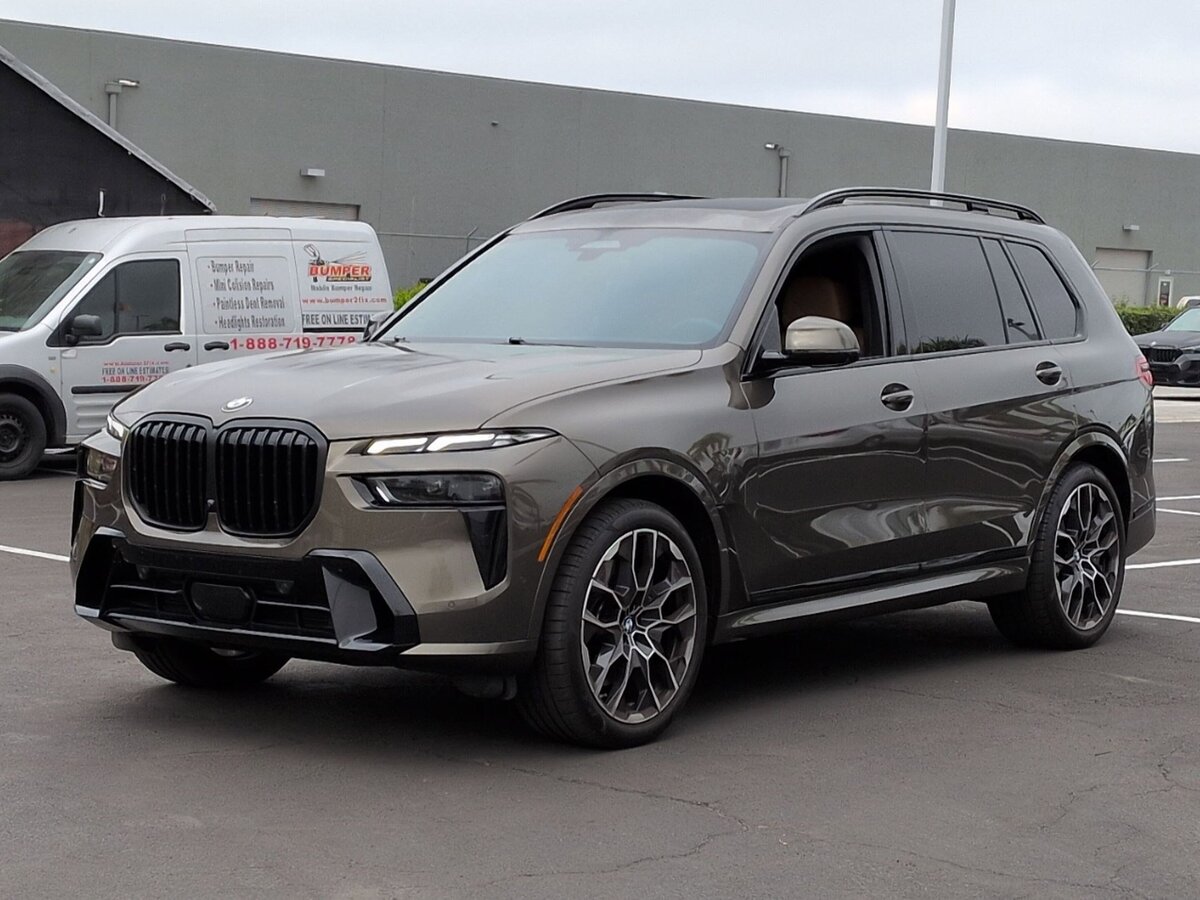 Открыть фотографии: BMW X7 I (G07) Рестайлинг