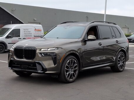2025 BMW X7 40i I (G07) Рестайлинг, коричневый, 10674825 рублей, вид 1