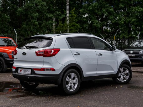 2013 Kia Sportage III, белый, 899000 рублей, вид 2